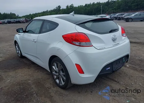2016 Hyundai Veloster z USA, uszkodzony, nr VIN KMHTC6AD0GU295527